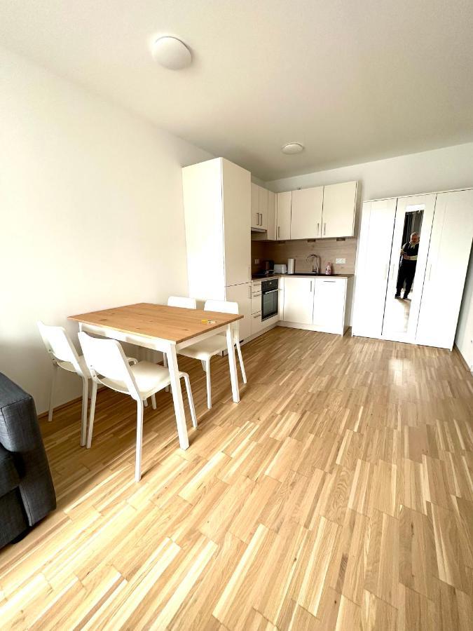 Forsthaus 32 Free Garage Apartment เวียนนา ภายนอก รูปภาพ